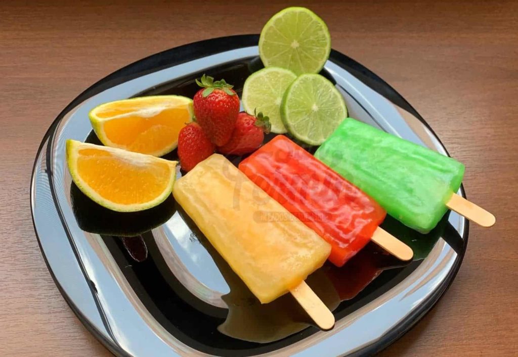 Paletas De Agua Y Con Trozos De Fruta - Helado San Fermin